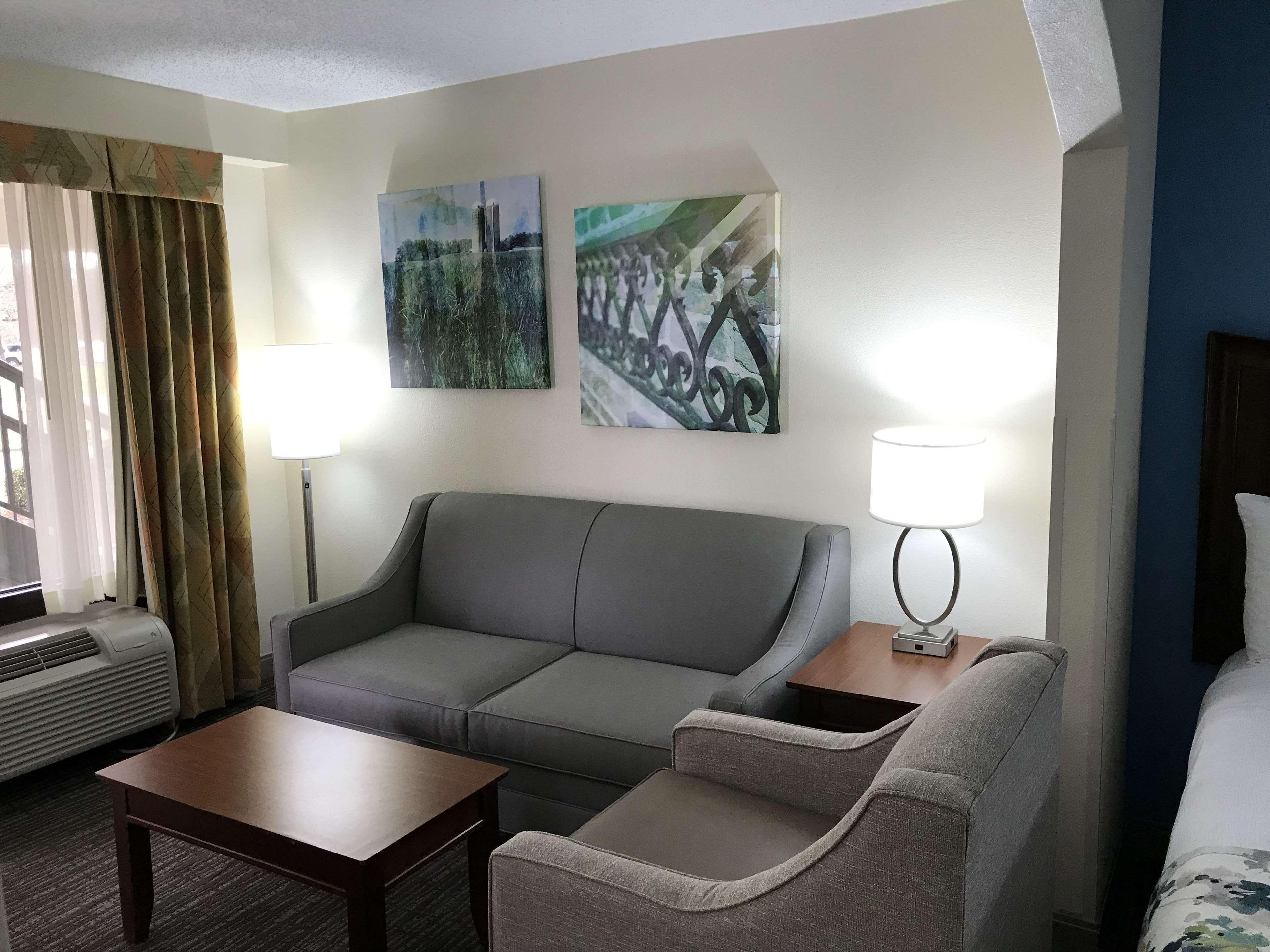 Best Western Inn & Suites Монро Экстерьер фото