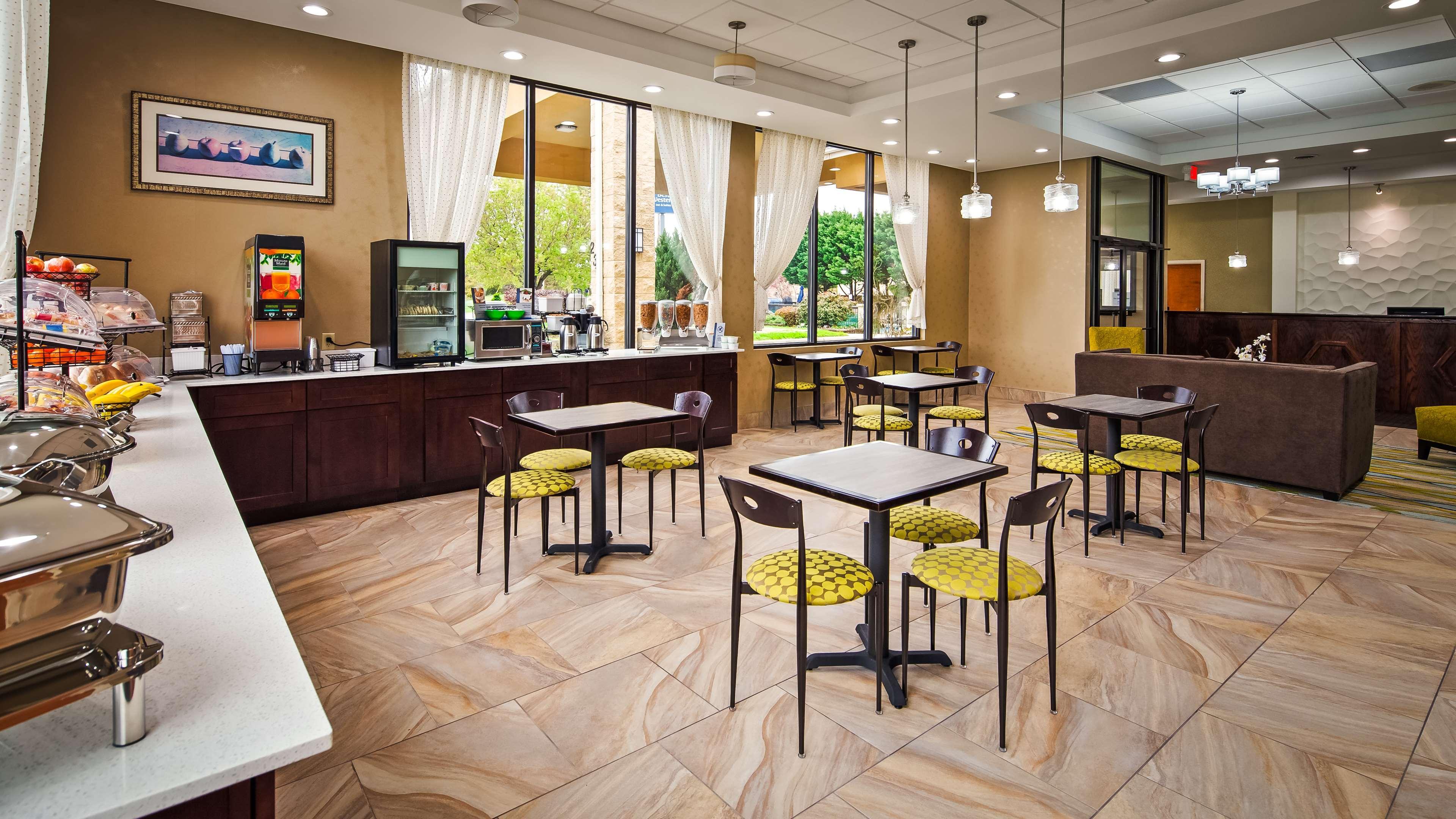 Best Western Inn & Suites Монро Экстерьер фото