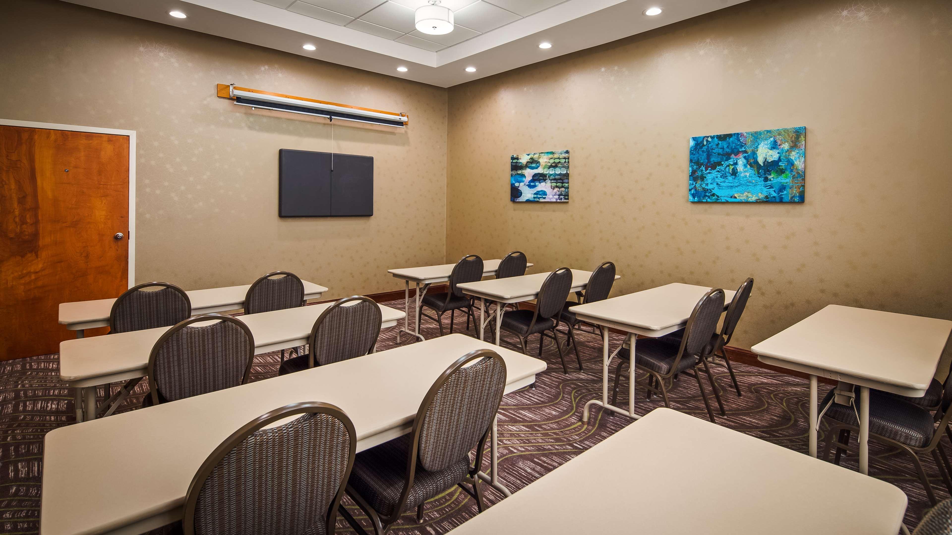 Best Western Inn & Suites Монро Экстерьер фото