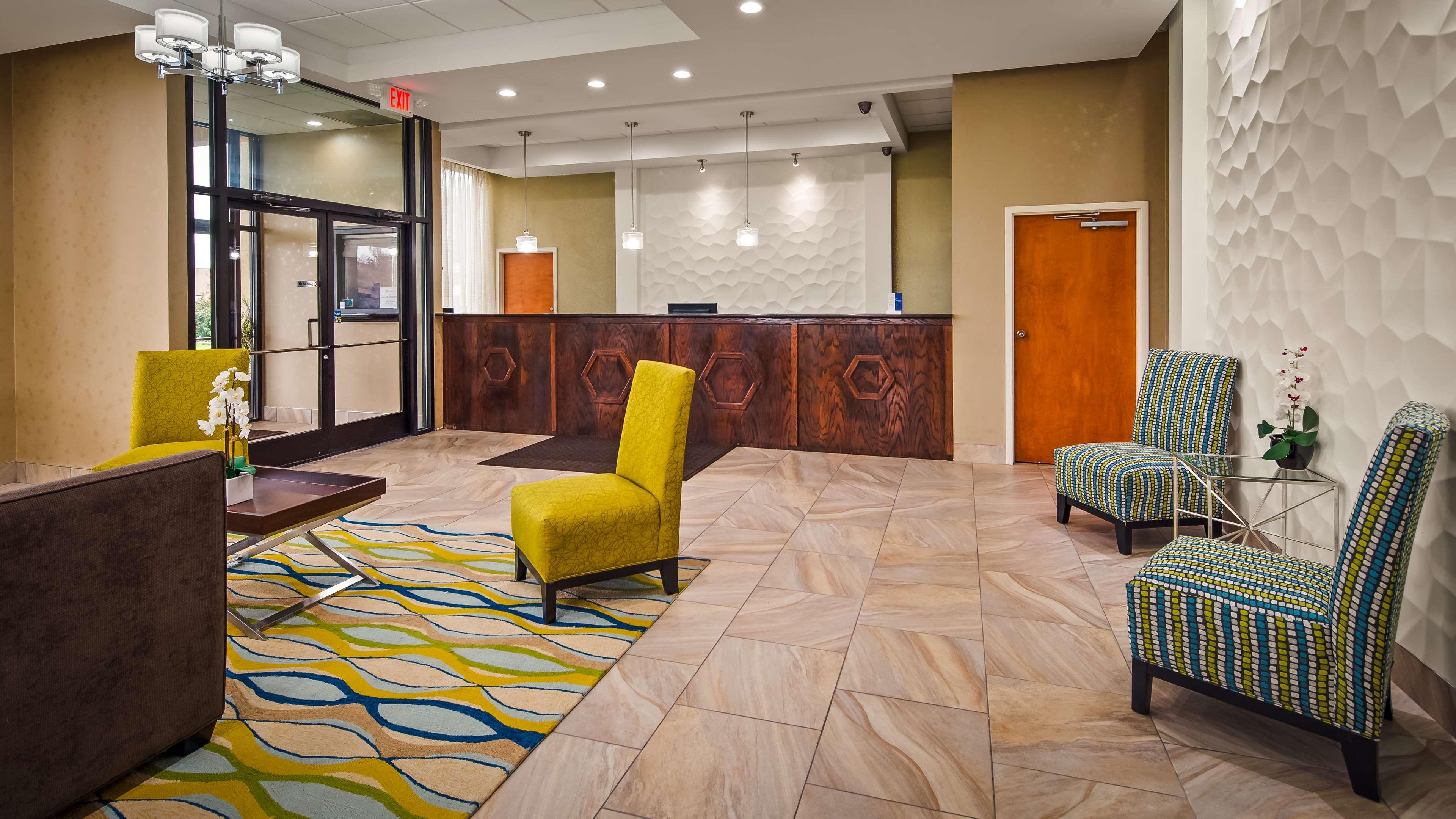 Best Western Inn & Suites Монро Экстерьер фото
