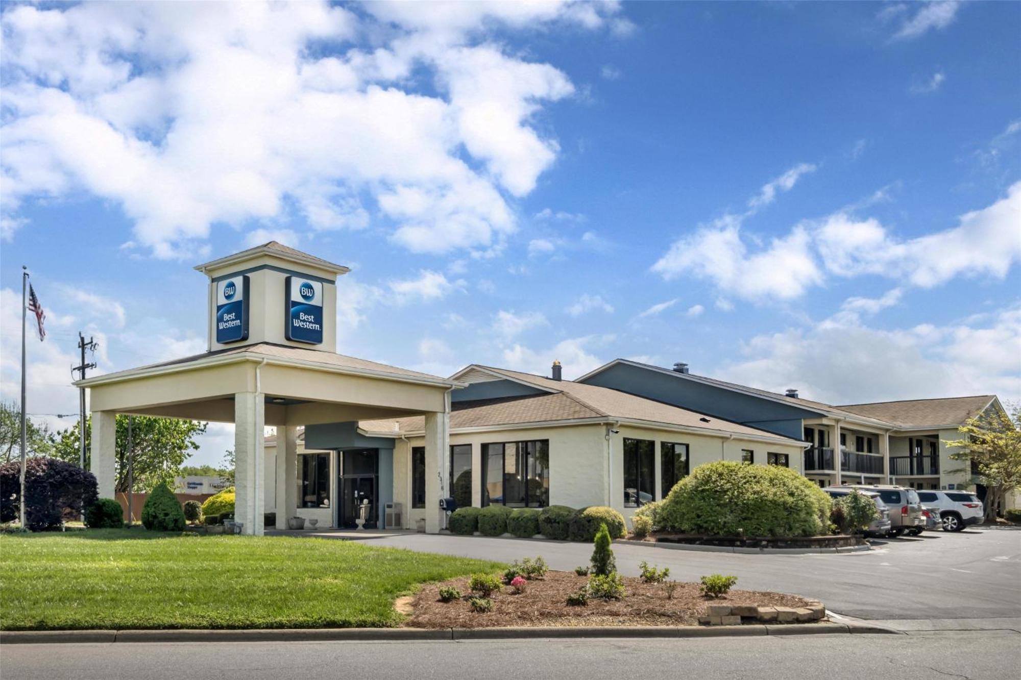 Best Western Inn & Suites Монро Экстерьер фото