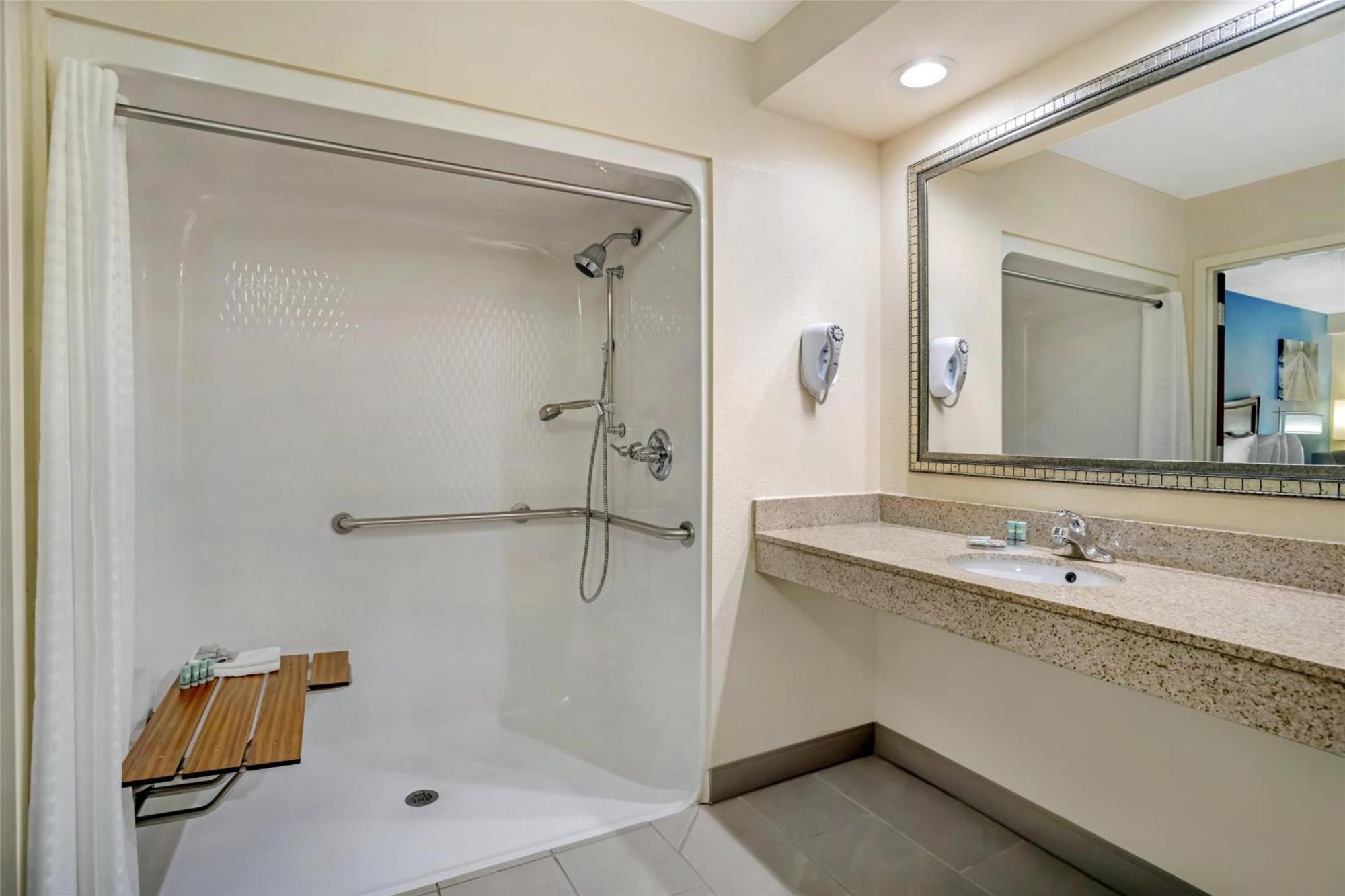 Best Western Inn & Suites Монро Экстерьер фото
