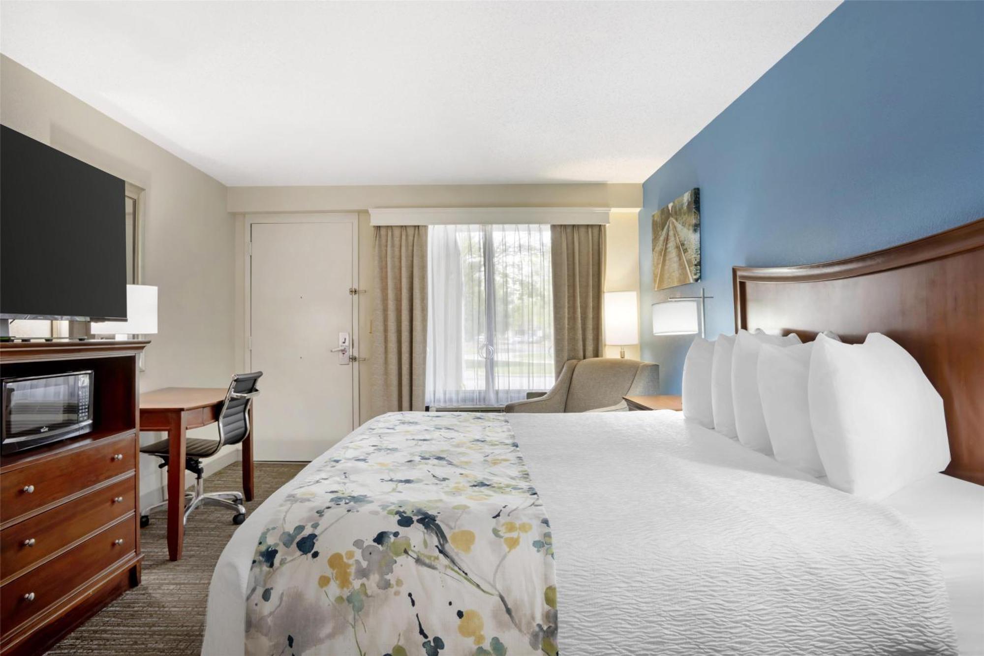 Best Western Inn & Suites Монро Экстерьер фото