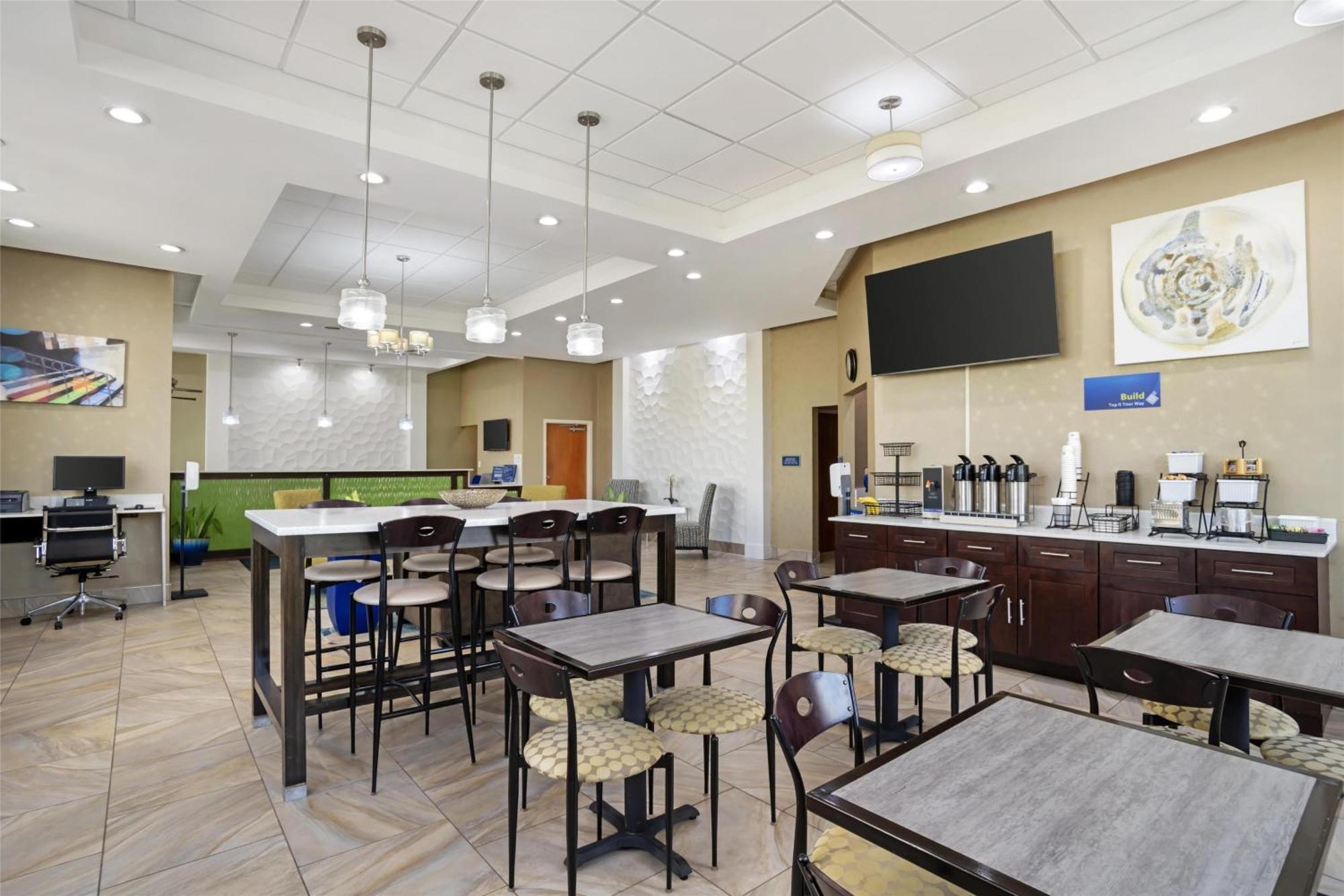 Best Western Inn & Suites Монро Экстерьер фото