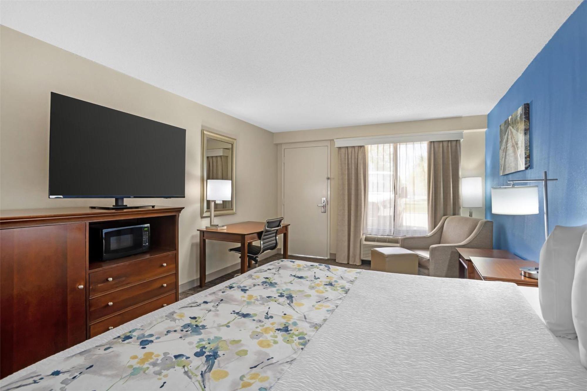 Best Western Inn & Suites Монро Экстерьер фото