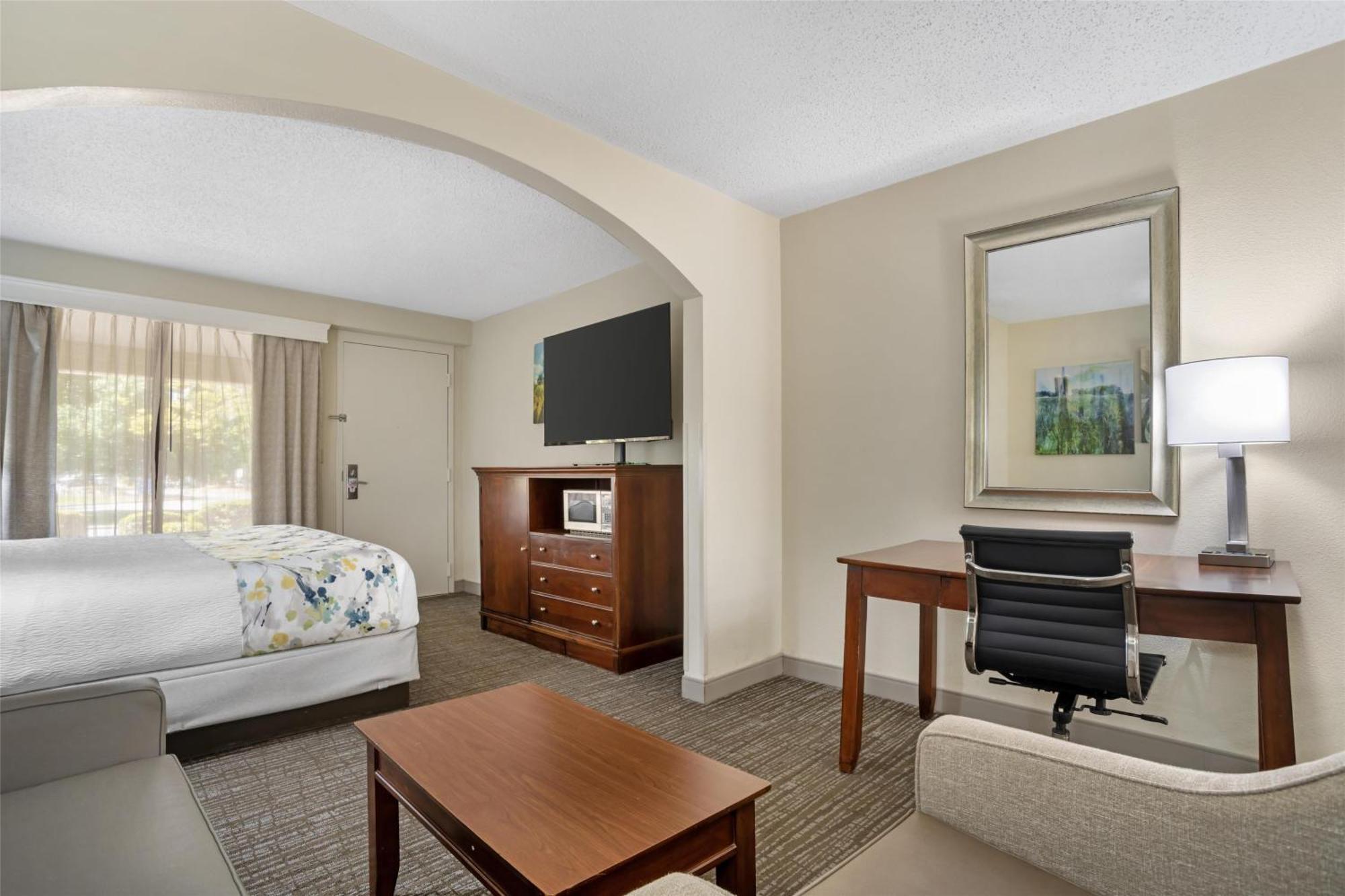 Best Western Inn & Suites Монро Экстерьер фото