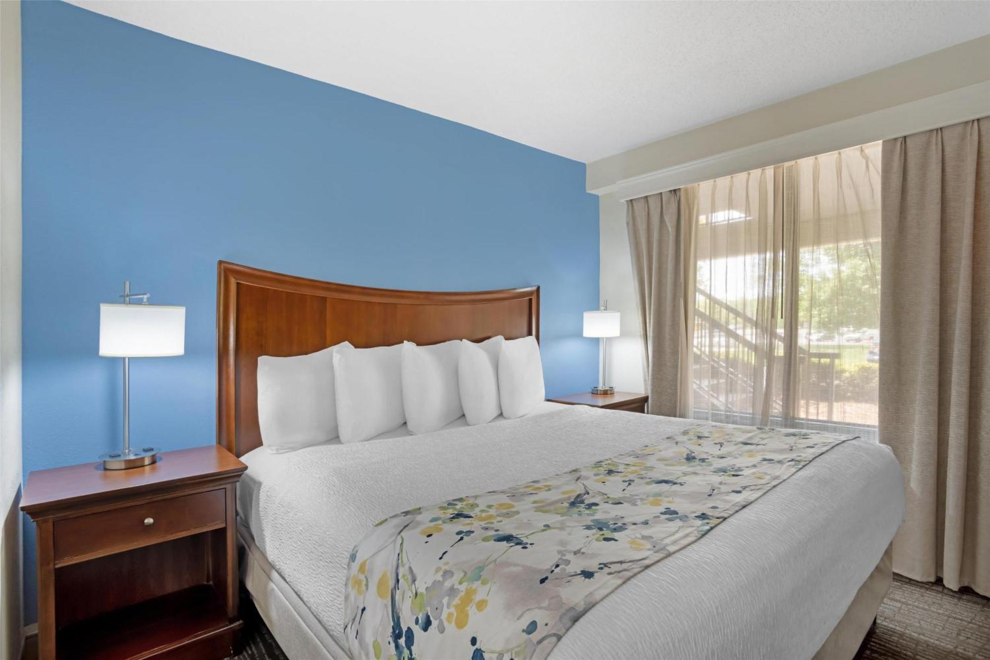 Best Western Inn & Suites Монро Экстерьер фото
